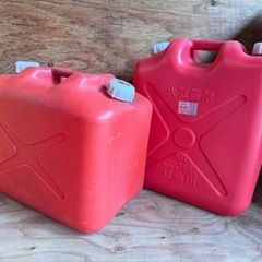 ポリタンク　20リットル　灯油タンク 2つセットの画像