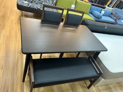 【トレファクイオンタウン上里店】光製作所のモダンダイニング4点セット入荷しました！！