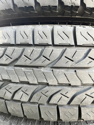 ヨコハマ　ジオランダー　235/85r16