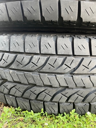 ヨコハマ　ジオランダー　235/85r16