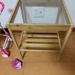 ガラスの棚