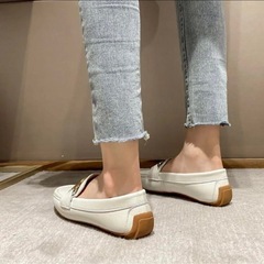 レディース　靴　チェーン付き　スリッポン　モカシン　パンプスの画像