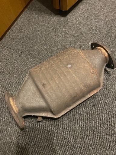 当日可！ハチロク　ae86 純正触媒　ガサつき　くりぬきなし　車検等に