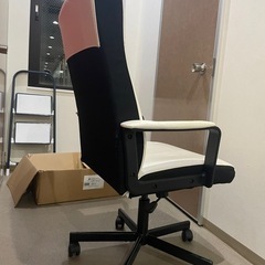 IKEA チェア　オフィスチェア の画像