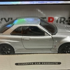 日産公式　モバイルバッテリー(SKYLINE GT-R R34)