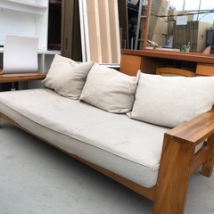 ミサワ家具 ナチュラルチーク材とファブリックのソファ シミありの...