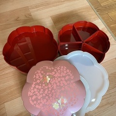 お弁当箱の画像