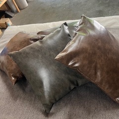 サンゲツ　クッション4個セット