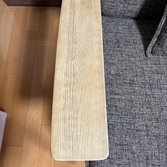 ソファー、クッション付きの画像