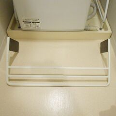 【配送出来ます】あったら便利 マグネット伸縮洗濯機バスタオルハンガー yamazaki ランドリー収納（近くなら配送も可能です。宅配もお問合せ下さい）の画像