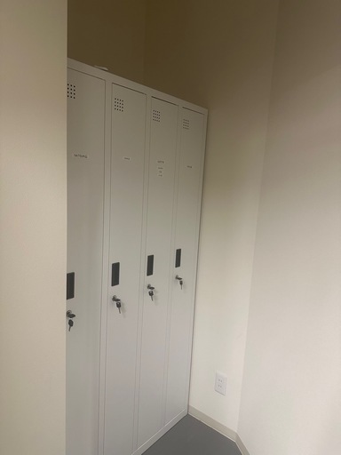 女性更衣室ロッカー(4人用)