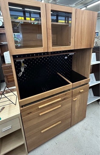 東馬  キッチンボード