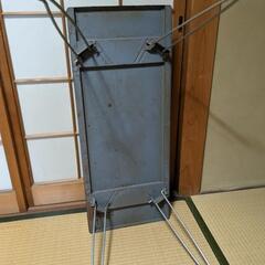 レトロ　折り畳みテーブル　編機テーブル？　スチールの画像
