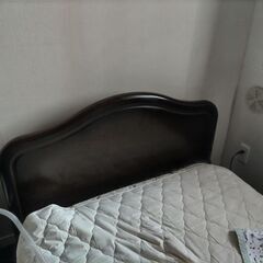 セミダブル　マット付き　引き出し3個付き