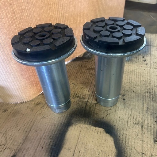 ⑯車整備 リフトアタッチメント/バンザイ/ガード付き/車両/工場/リフト用フレーム/柱リフト/カーメンテナンス/足ゲタ延長台/