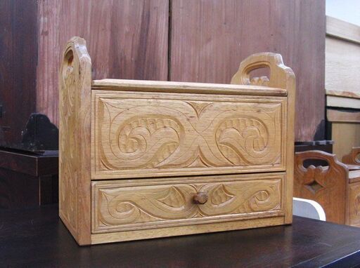 アイヌ彫り 小物入れ 引出付き 幅28×高さ24cm アクセサリーボックス アイヌ文様 伝統工芸 木彫り ハンドメイド 北海道 札幌