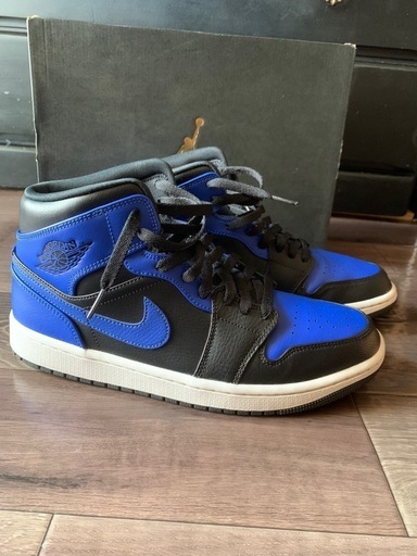 NIKEエアジョーダン1ミッド　ロイヤルブルー　値下げします！