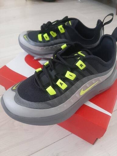 NIKE　エアマックススニーカー　18センチ
