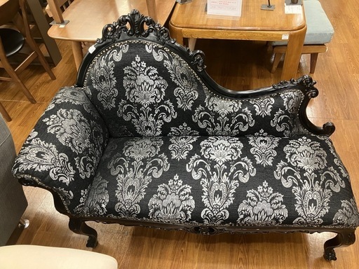 2人掛けソファー　猫脚　ロココ調　ブラック×ホワイト　22,000円