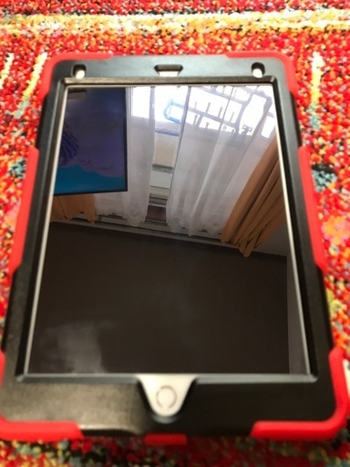 最終値下げ早い者勝ち！iPad Air2 16GB セルラーモデルSIMフリー　背面カバー付き