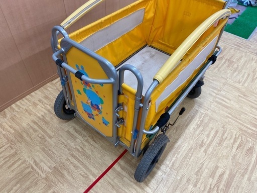 お散歩カー 保育園 業務用 ベビーカー 避難車 ブレーキ 専用シート付き お散歩カート ベビーカート 6〜8人乗り