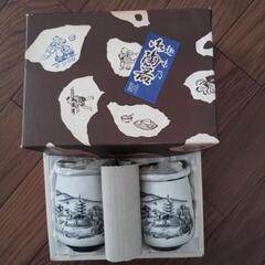 【新品未使用】奈良　湯呑み　大小　蓋　箱付き2個セットの画像