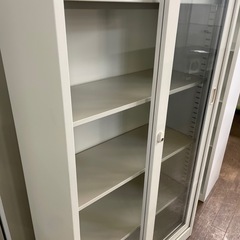 JH-7 【オフィス家具専門店】生興のガラス引戸書庫です！