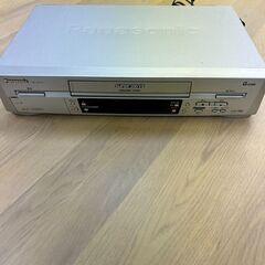 【レガストック江東店】【動作確認済み/訳アリ】Panasonic パナソニック NV-HV7G ビデオデッキ VHS 2001年製 リモコン再生ボタン不動の画像