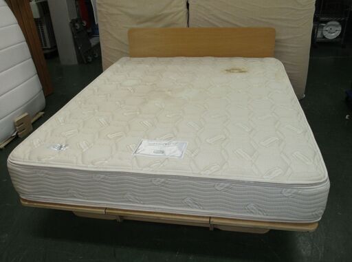 R671 コアラベッドフレームダブル 幅 154cm ＆ Simmonsマットレスセット Used