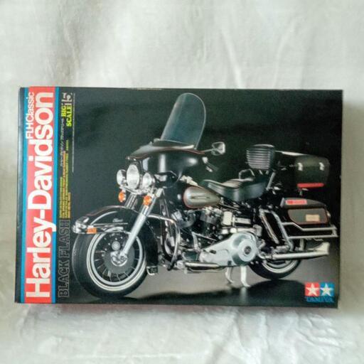 【新品・未使用】タミヤ 1/6 ハーレーダビッドソン FLH クラシック プラモデル