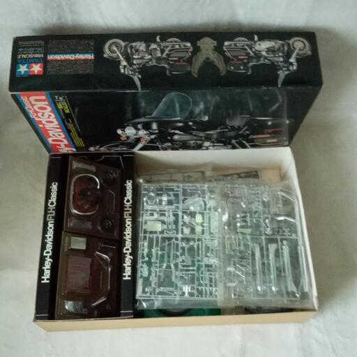 【新品・未使用】タミヤ 1/6 ハーレーダビッドソン FLH クラシック プラモデル