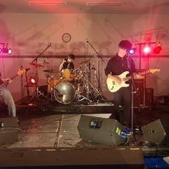【ベース募集】小倉でバンドしませんか？？