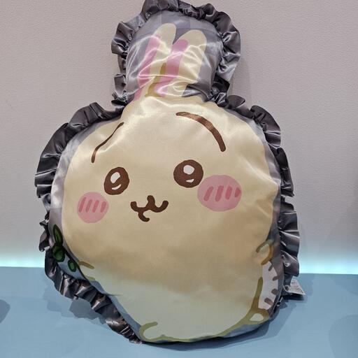 新品ちいかわ ギンガム フリルクッション①