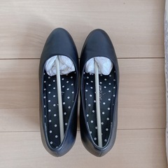 パンプス　22.5cm 黒　就活　ヒール　黒