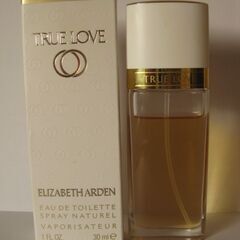 エリザベスアーデン TRUE LOVE オードトワレ スプレー ～30ml 香水の画像
