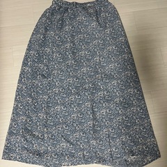 花柄　水色　スカート