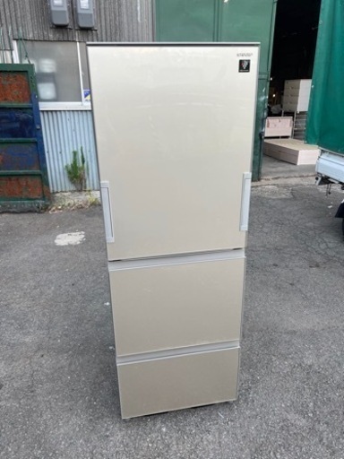 ☘️大阪市から阪南市まで配達設置無料オシャレシャープ冷蔵庫３５０Ｌ　自動製氷保証有り