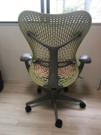 Herman Miller (ハーマンミラー) アーロンチェア オフィスチェア