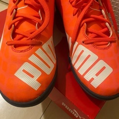 タグあり✨PUMA✨軽量スニーカー✨サッカーやフットサルに✨の画像