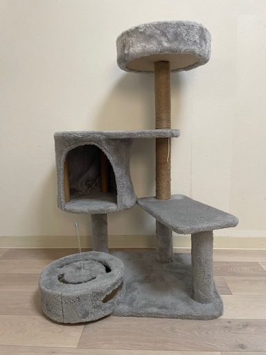 美品　　キャットタワー
