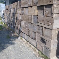 りんご木箱の画像