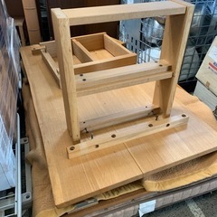 原木テーブルの画像