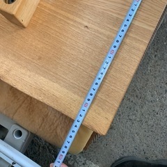 原木テーブルの画像