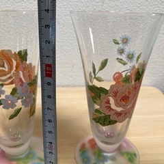 可愛い花柄グラス2個セット の画像