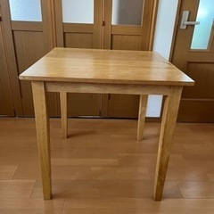 ダイニングテーブル