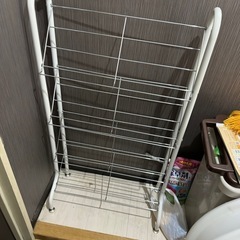 シューズ　棚