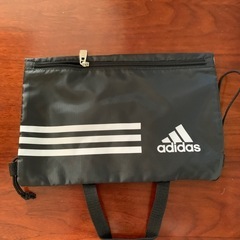 アディダスナップサックの画像