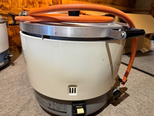 ② パロマ 業務用ガス炊飯器 3升用
