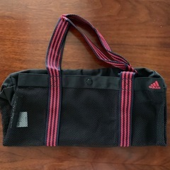 アディダスメッシュトートの画像