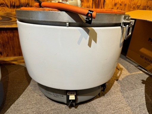 ④パロマ 業務用ガス炊飯器 5升用